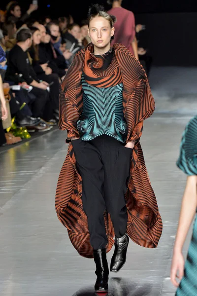 Look 34